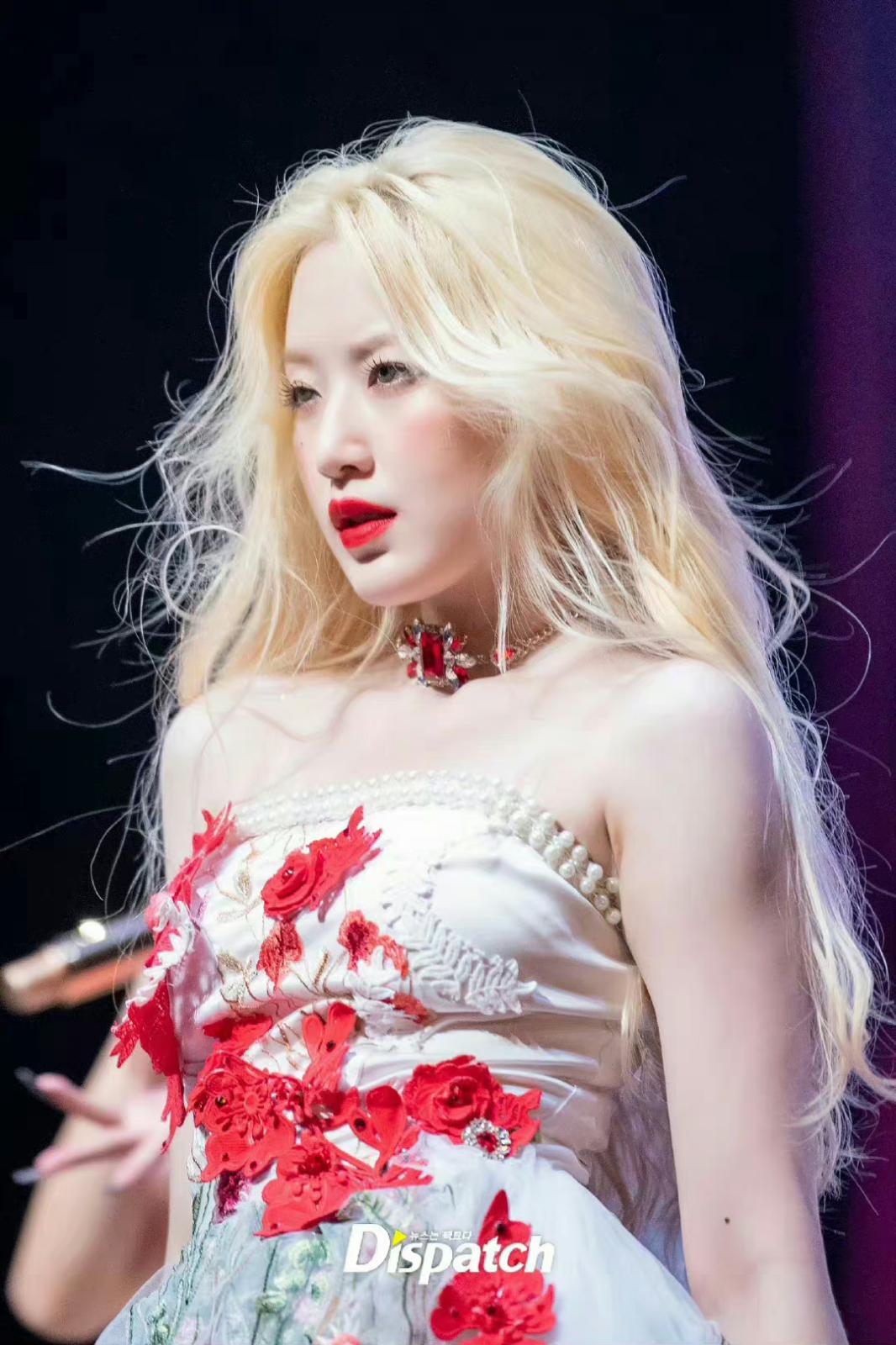 叶舒华金发锦集裙子太短了下边都是腿[2]