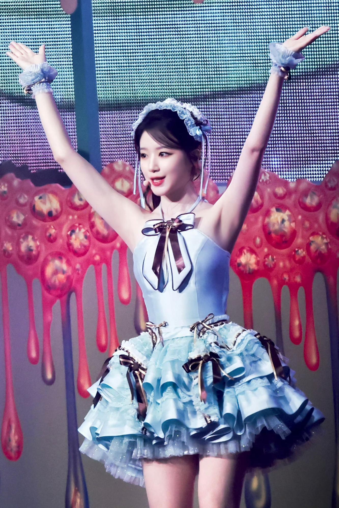 薄巧小蛋糕叶舒华,白色短袜好可爱[4]