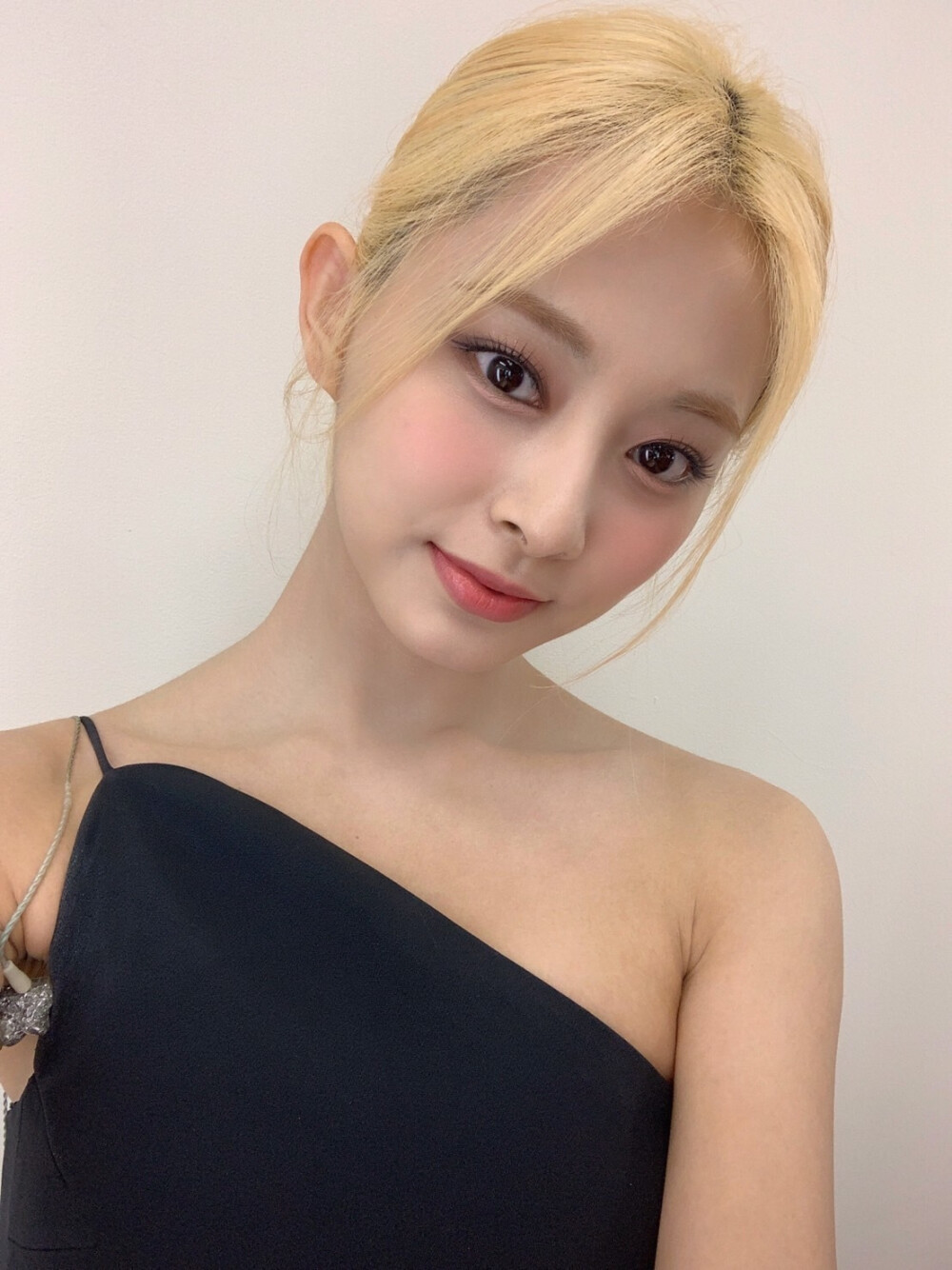 周子瑜性感写真自拍[5]