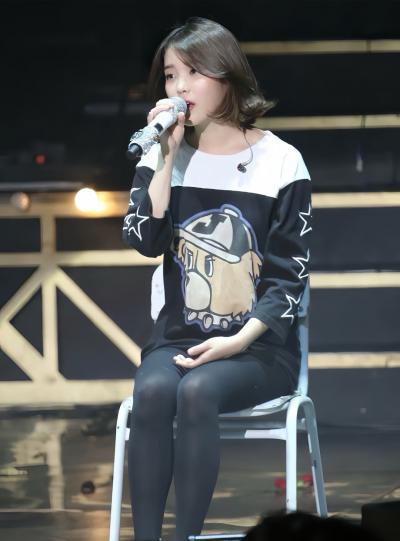 iu李知恩 厚黑丝袜