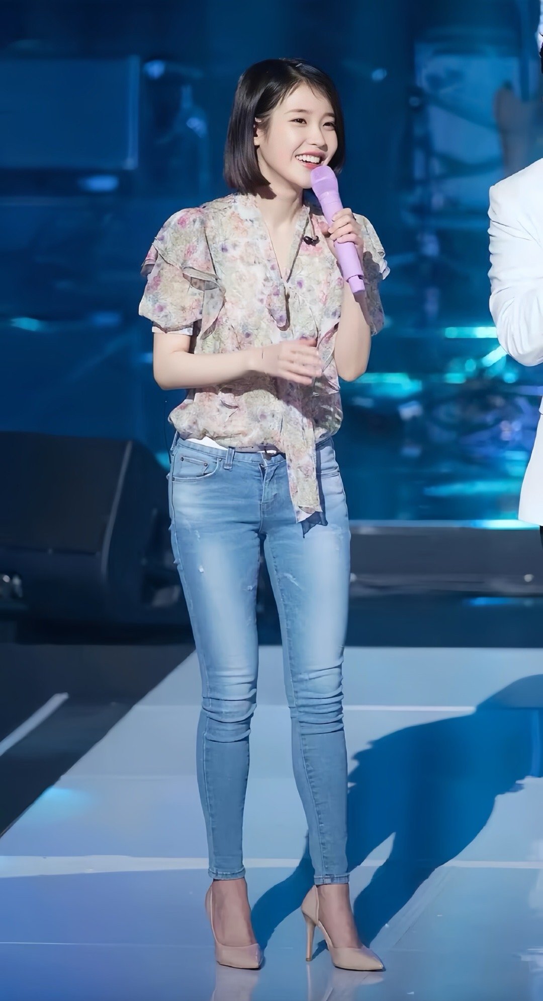 李知恩牛仔裤好修身[9]