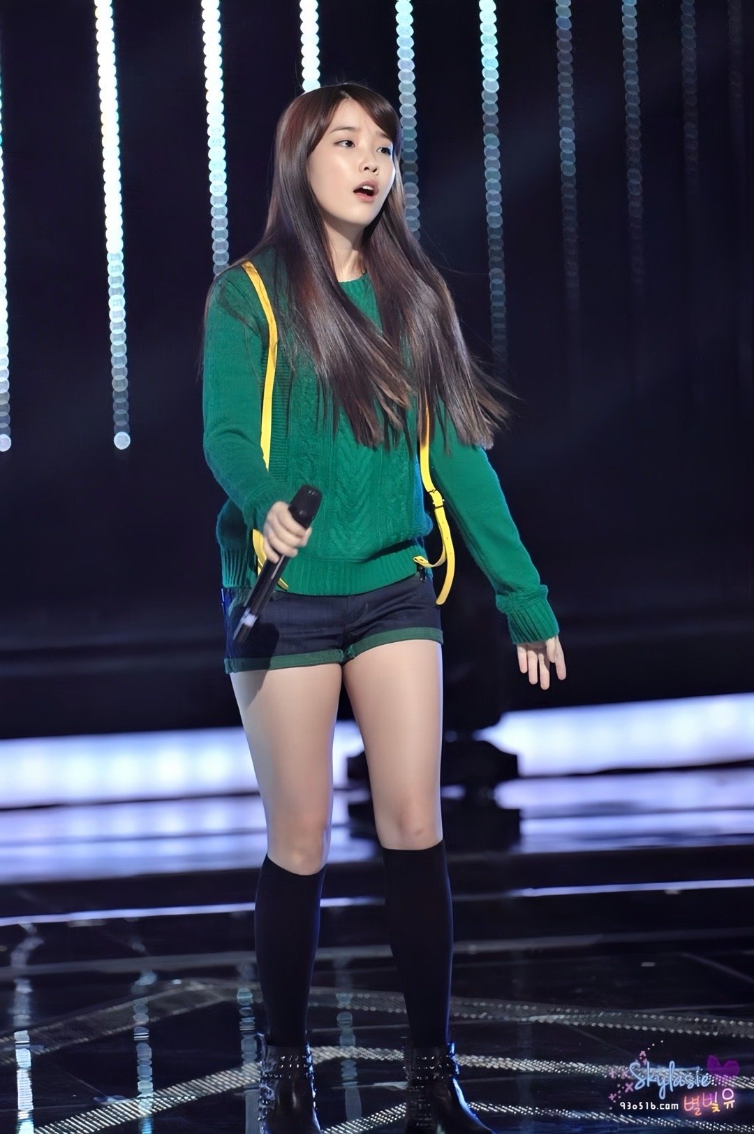 iu李知恩早期超薄肉色丝[2]