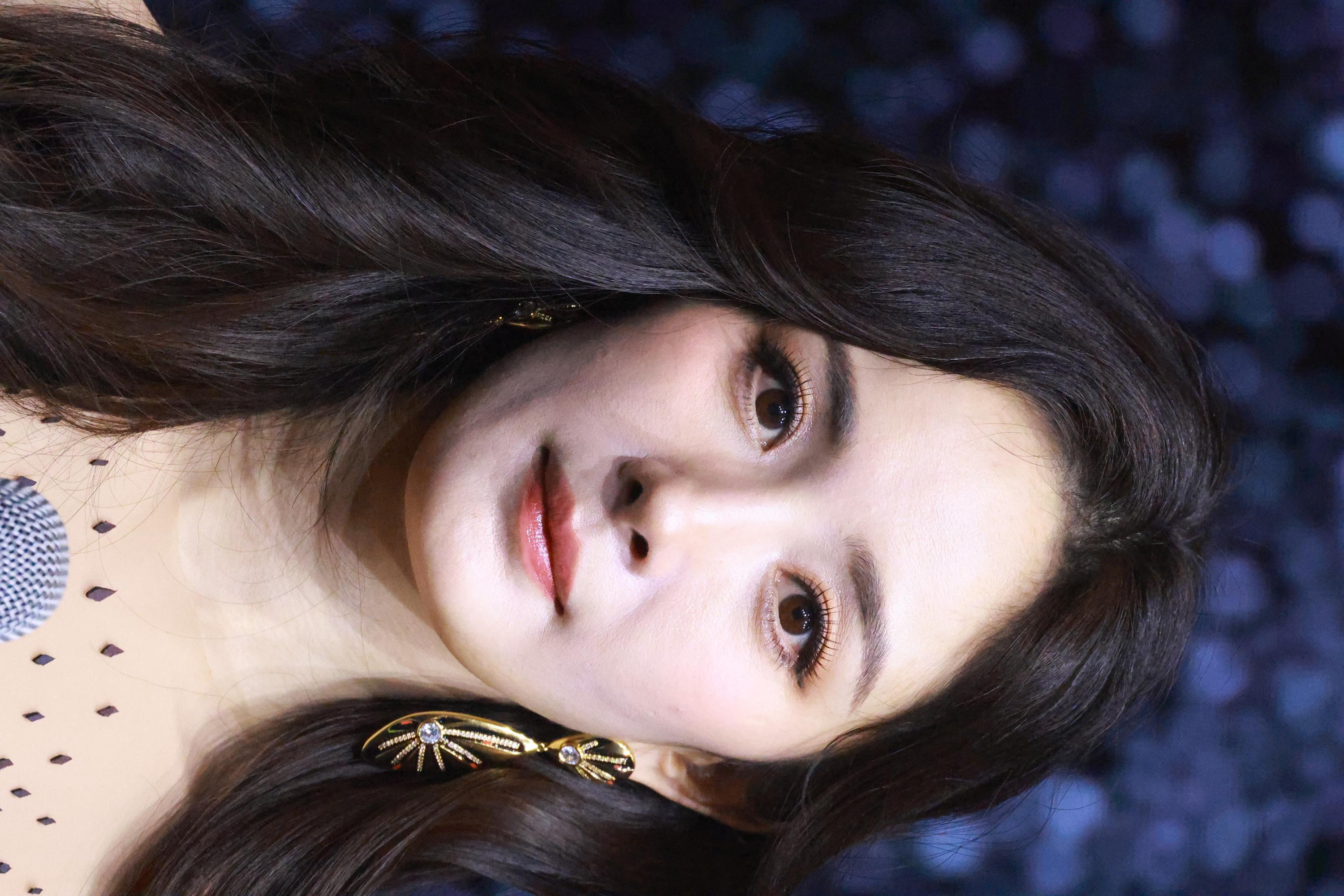 杨幂脸部近照纹路可见生图照[5]