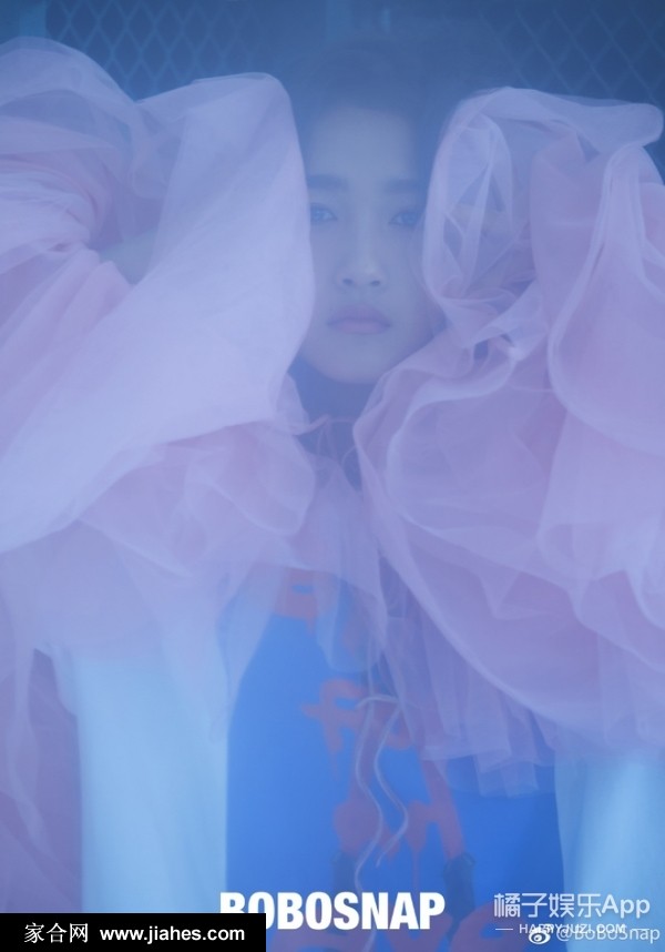 关晓彤全新时尚写真大片尝试高级时尚技能[6]