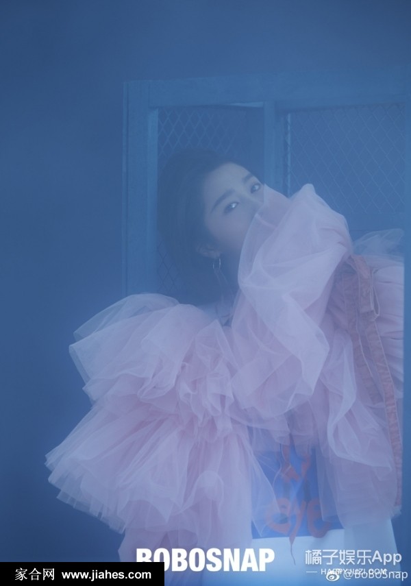 关晓彤全新时尚写真大片尝试高级时尚技能[7]