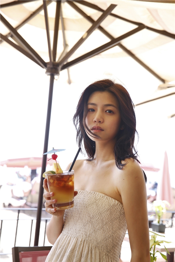 小龙女陈妍希夏威夷清新美照