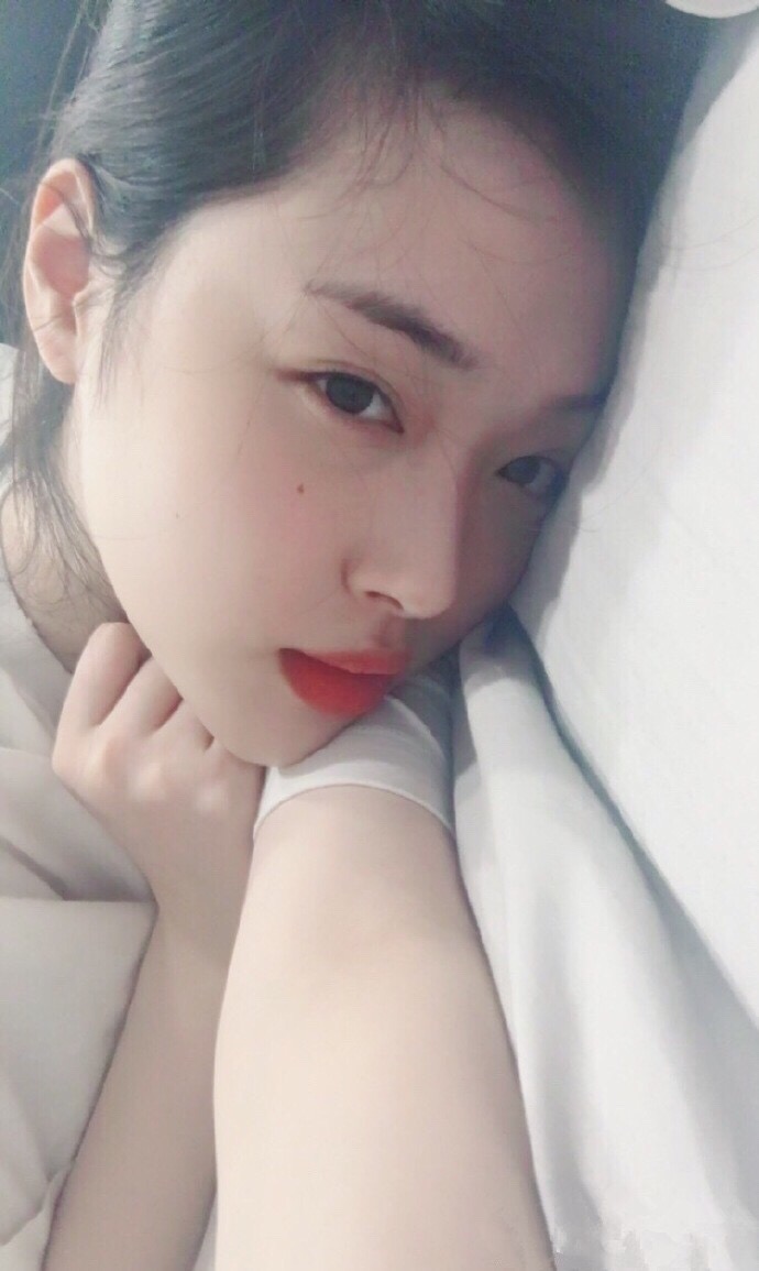 崔雪莉私照在女孩的小甜美和女人的小性感之间自由转换[5]