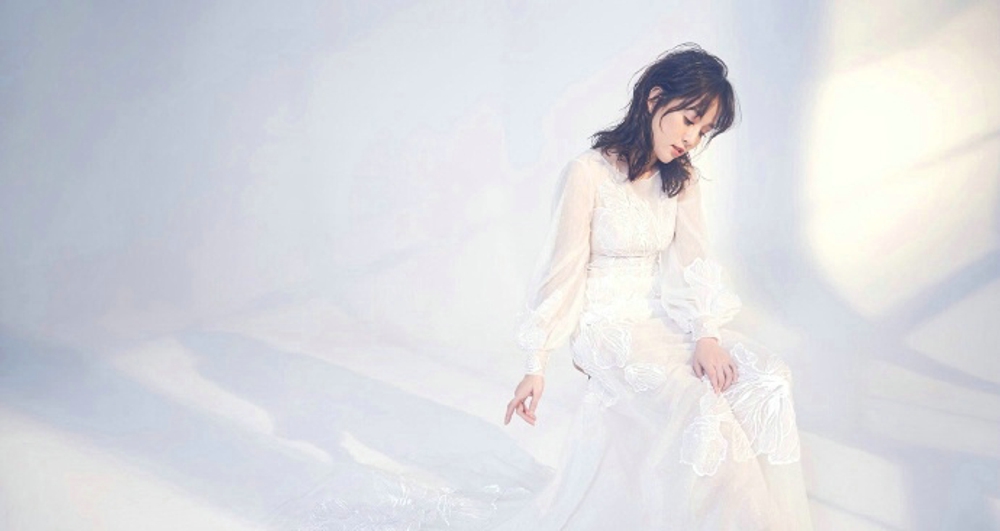 陈乔恩棚拍大片 纯白风格 光影超级漂亮[7]