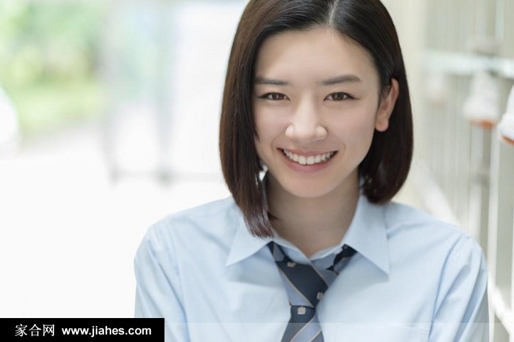 日本美女永野芽郁清纯学生制服俏皮短发甜笑写真图片[17]