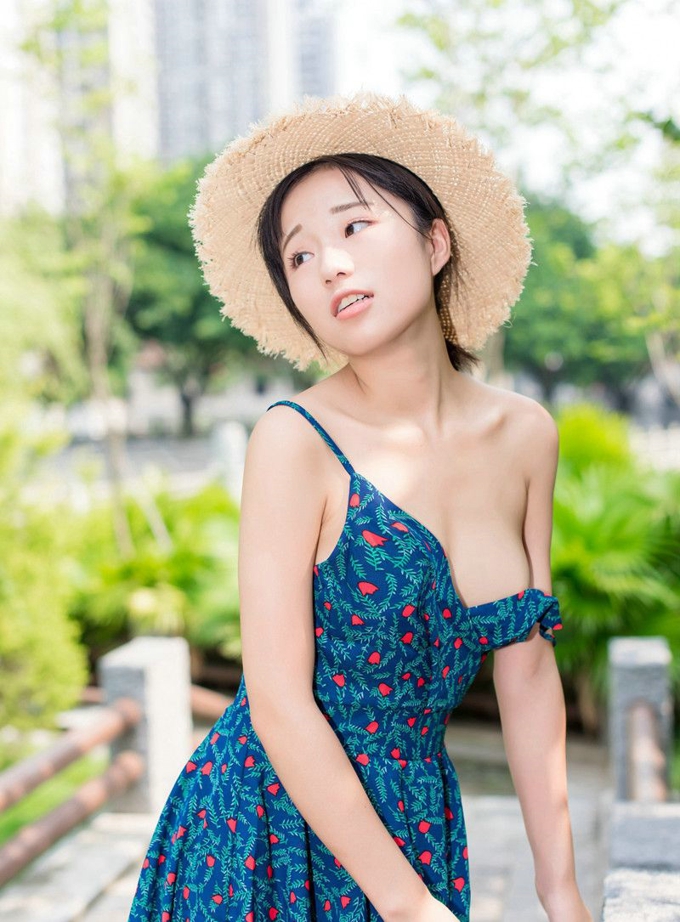 丰满少妇苍井优香街拍美乳诱惑写真[11]